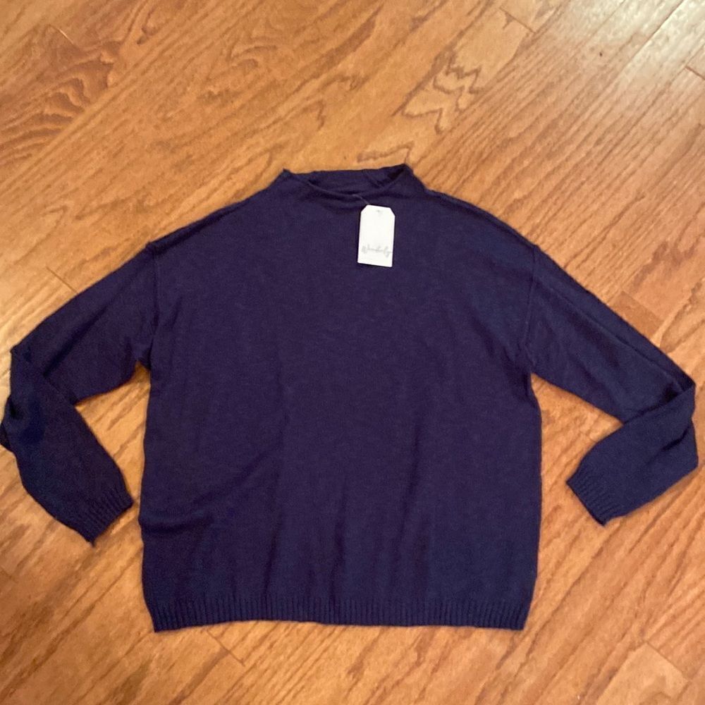 NWT Wonderly size L dark blue thin sweater